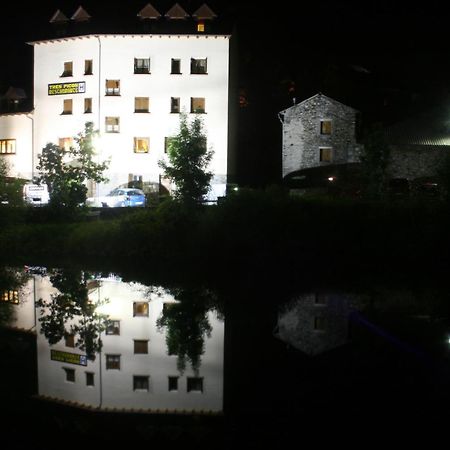 Hotel Tres Picos à Eriste Extérieur photo